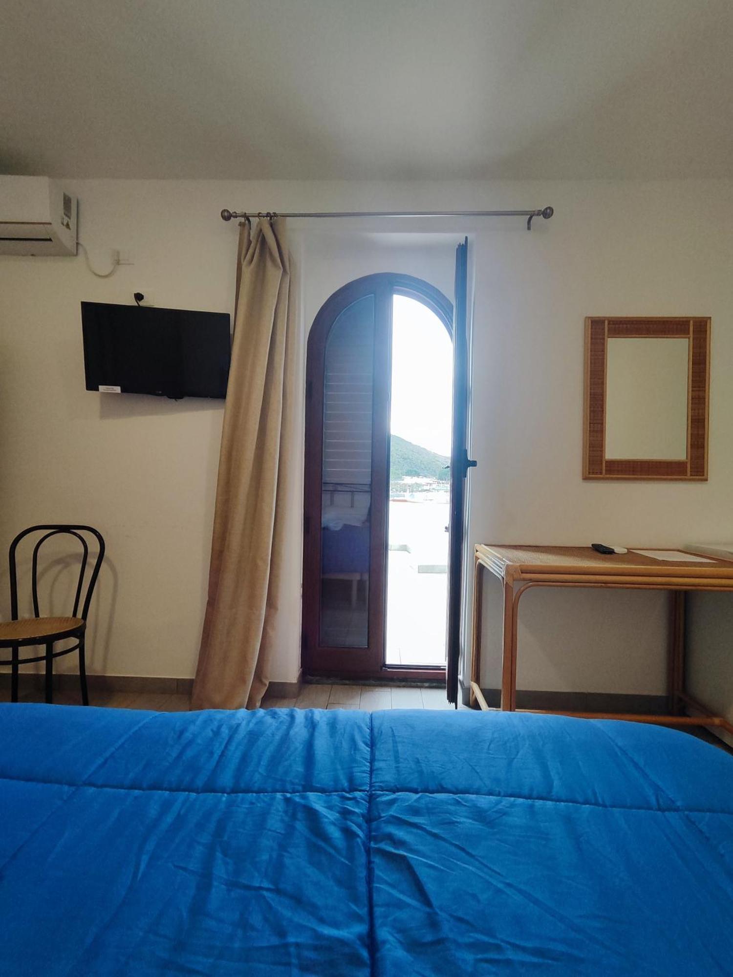 Hotel Faraglione Vulcano  Exteriör bild