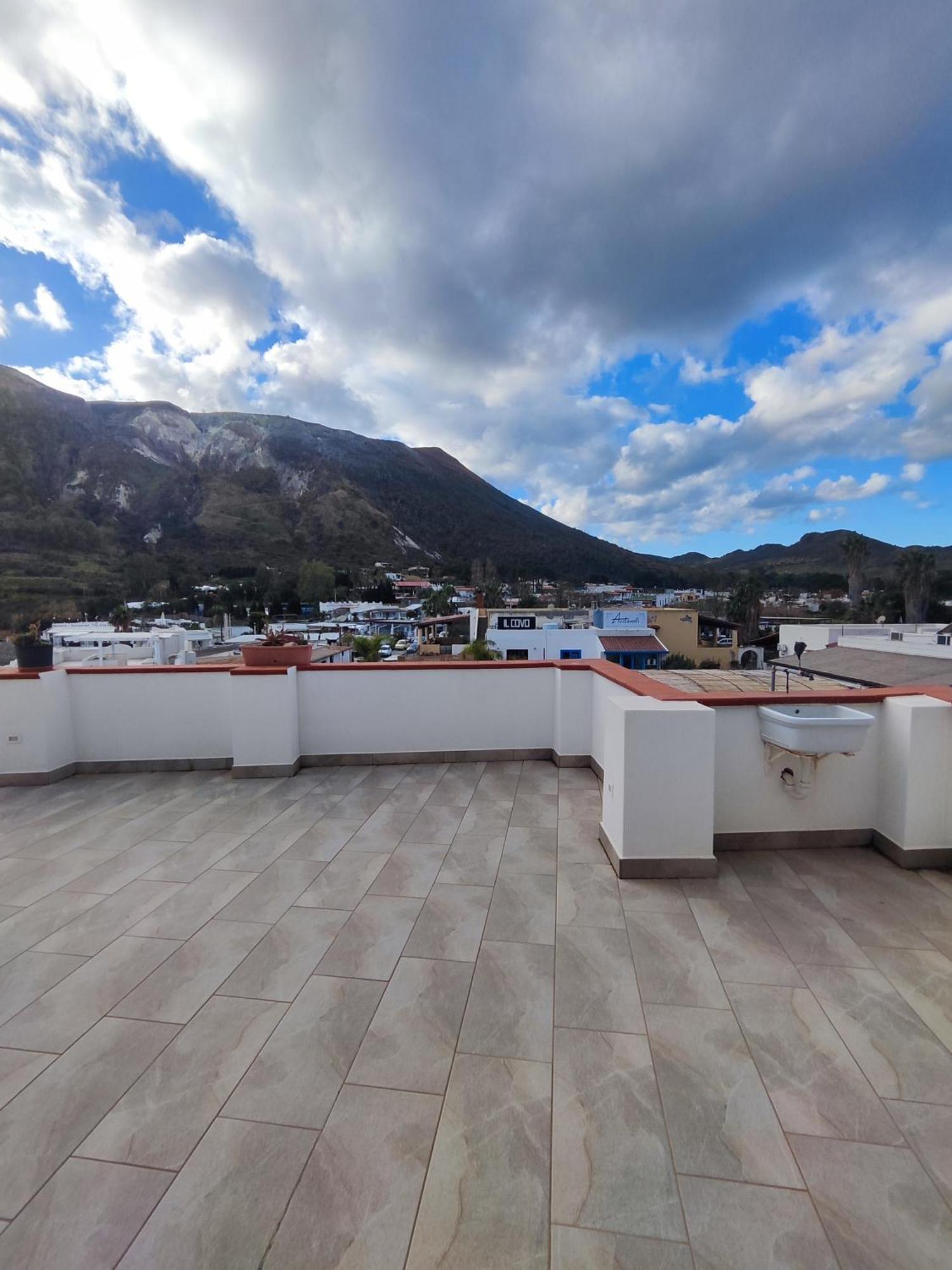 Hotel Faraglione Vulcano  Exteriör bild